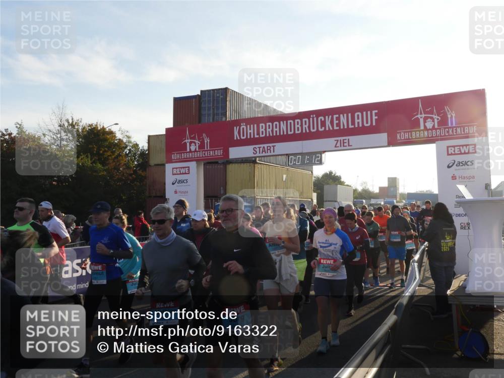 03.10.2025 - Köhlbrandbrückenlauf Matties Gatica Varas http://msf.ph/oto/9163322 03.10.2025 09:01:14 Ziel  meine-sportfotos.de
