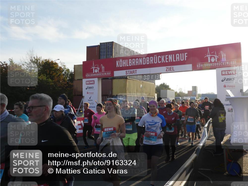 03.10.2025 - Köhlbrandbrückenlauf Matties Gatica Varas http://msf.ph/oto/9163324 03.10.2025 09:01:14 Ziel  meine-sportfotos.de