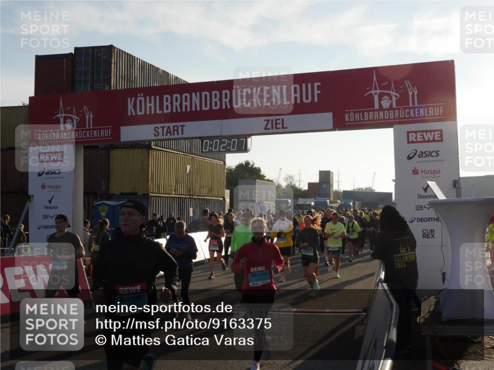 03.10.2025 - Köhlbrandbrückenlauf Matties Gatica Varas http://msf.ph/oto/9163375 03.10.2025 09:02:09 Ziel  meine-sportfotos.de