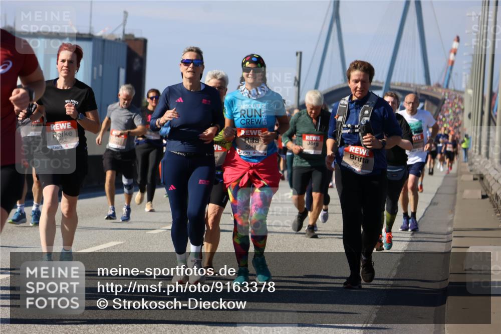 03.10.2025 - Köhlbrandbrückenlauf Strokosch-Dieckow http://msf.ph/oto/9163378 03.10.2025 13:02:07 Position 3 5650, 5648, 5037 meine-sportfotos.de