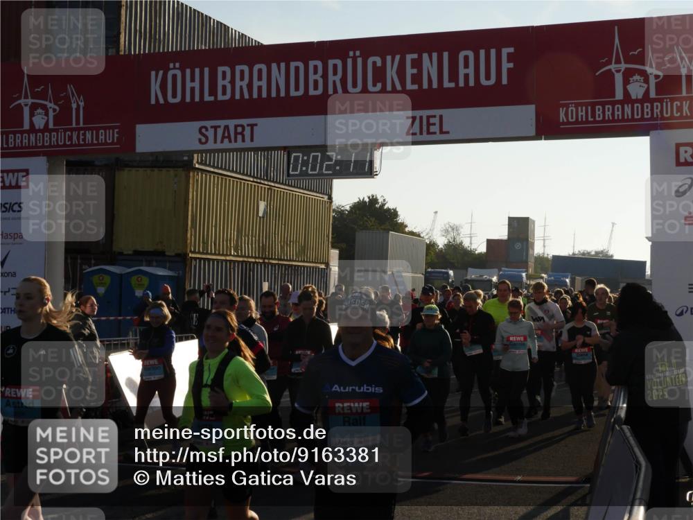 03.10.2025 - Köhlbrandbrückenlauf Matties Gatica Varas http://msf.ph/oto/9163381 03.10.2025 09:02:13 Ziel  meine-sportfotos.de