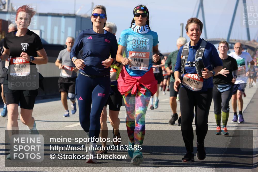 03.10.2025 - Köhlbrandbrückenlauf Strokosch-Dieckow http://msf.ph/oto/9163385 03.10.2025 13:02:09 Position 3 5650, 5648, 5037 meine-sportfotos.de