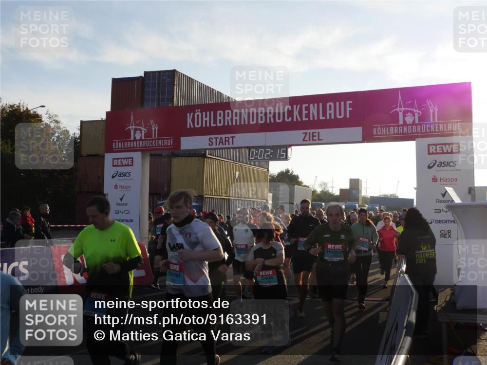 03.10.2025 - Köhlbrandbrückenlauf Matties Gatica Varas http://msf.ph/oto/9163391 03.10.2025 09:02:17 Ziel  meine-sportfotos.de