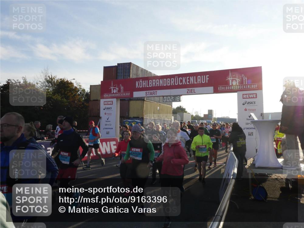 03.10.2025 - Köhlbrandbrückenlauf Matties Gatica Varas http://msf.ph/oto/9163396 03.10.2025 09:02:20 Ziel  meine-sportfotos.de