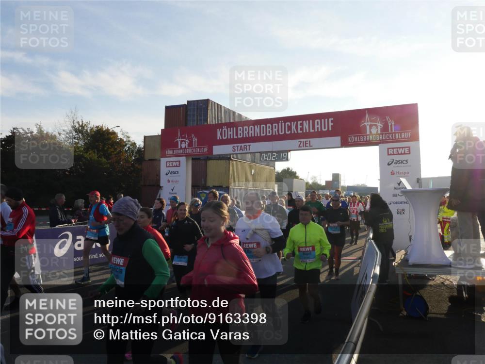 03.10.2025 - Köhlbrandbrückenlauf Matties Gatica Varas http://msf.ph/oto/9163398 03.10.2025 09:02:21 Ziel  meine-sportfotos.de