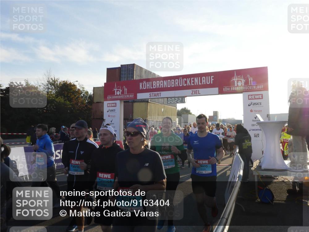 03.10.2025 - Köhlbrandbrückenlauf Matties Gatica Varas http://msf.ph/oto/9163404 03.10.2025 09:02:23 Ziel  meine-sportfotos.de