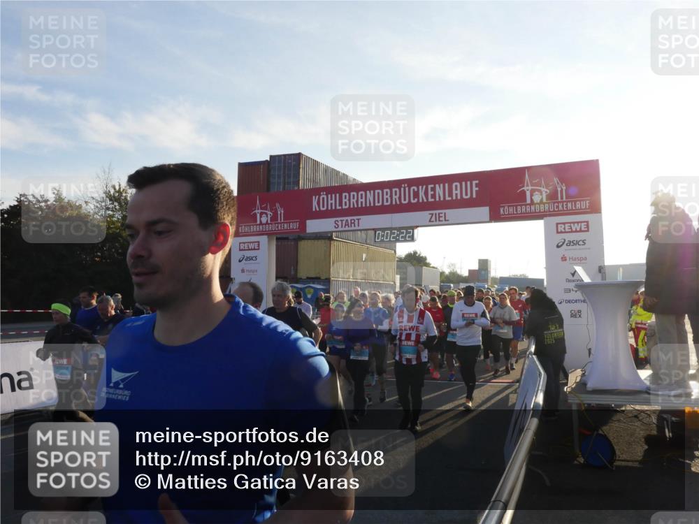 03.10.2025 - Köhlbrandbrückenlauf Matties Gatica Varas http://msf.ph/oto/9163408 03.10.2025 09:02:24 Ziel  meine-sportfotos.de