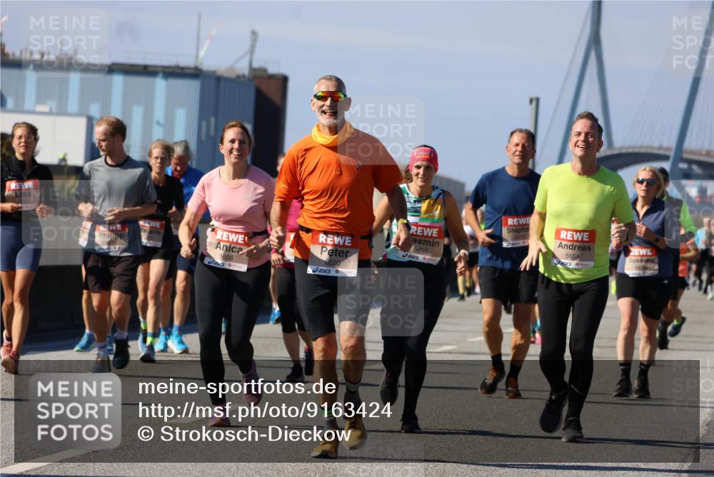 03.10.2025 - Köhlbrandbrückenlauf Strokosch-Dieckow http://msf.ph/oto/9163424 03.10.2025 13:02:33 Position 3 5656, 6620, 5657, 5658 meine-sportfotos.de