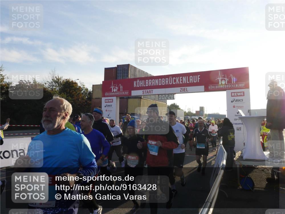 03.10.2025 - Köhlbrandbrückenlauf Matties Gatica Varas http://msf.ph/oto/9163428 03.10.2025 09:02:30 Ziel  meine-sportfotos.de
