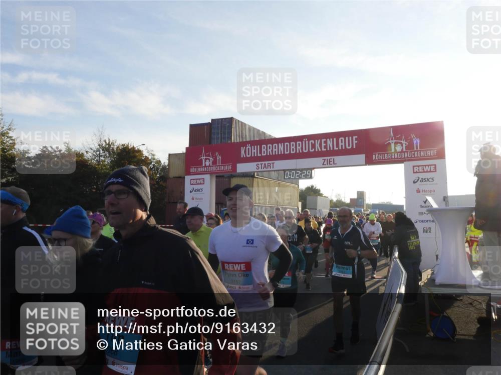 03.10.2025 - Köhlbrandbrückenlauf Matties Gatica Varas http://msf.ph/oto/9163432 03.10.2025 09:02:31 Ziel  meine-sportfotos.de