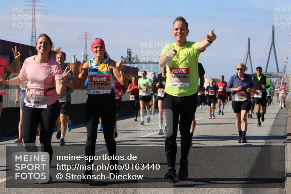 03.10.2025 - Köhlbrandbrückenlauf Strokosch-Dieckow http://msf.ph/oto/9163440 03.10.2025 13:02:39 Position 3 5656, 5657, 5658, 4838 meine-sportfotos.de
