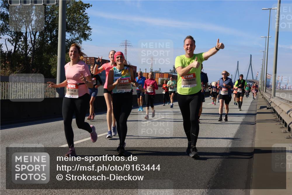 03.10.2025 - Köhlbrandbrückenlauf Strokosch-Dieckow http://msf.ph/oto/9163444 03.10.2025 13:02:40 Position 3 5656, 5657, 5658 meine-sportfotos.de