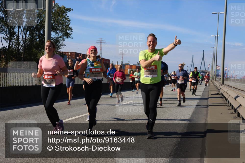 03.10.2025 - Köhlbrandbrückenlauf Strokosch-Dieckow http://msf.ph/oto/9163448 03.10.2025 13:02:41 Position 3 5656, 5657, 3, 5658 meine-sportfotos.de