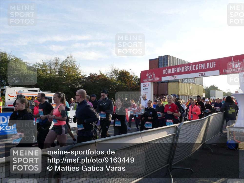 03.10.2025 - Köhlbrandbrückenlauf Matties Gatica Varas http://msf.ph/oto/9163449 03.10.2025 09:03:10 Ziel  meine-sportfotos.de