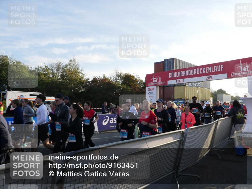 03.10.2025 - Köhlbrandbrückenlauf Matties Gatica Varas http://msf.ph/oto/9163451 03.10.2025 09:03:11 Ziel  meine-sportfotos.de