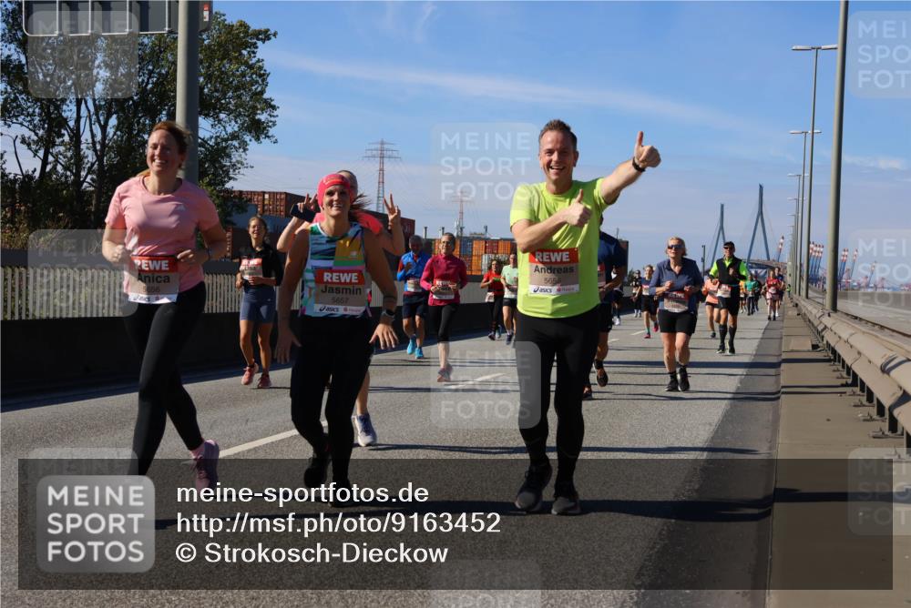 03.10.2025 - Köhlbrandbrückenlauf Strokosch-Dieckow http://msf.ph/oto/9163452 03.10.2025 13:02:41 Position 3 5656, 5657, 5658 meine-sportfotos.de