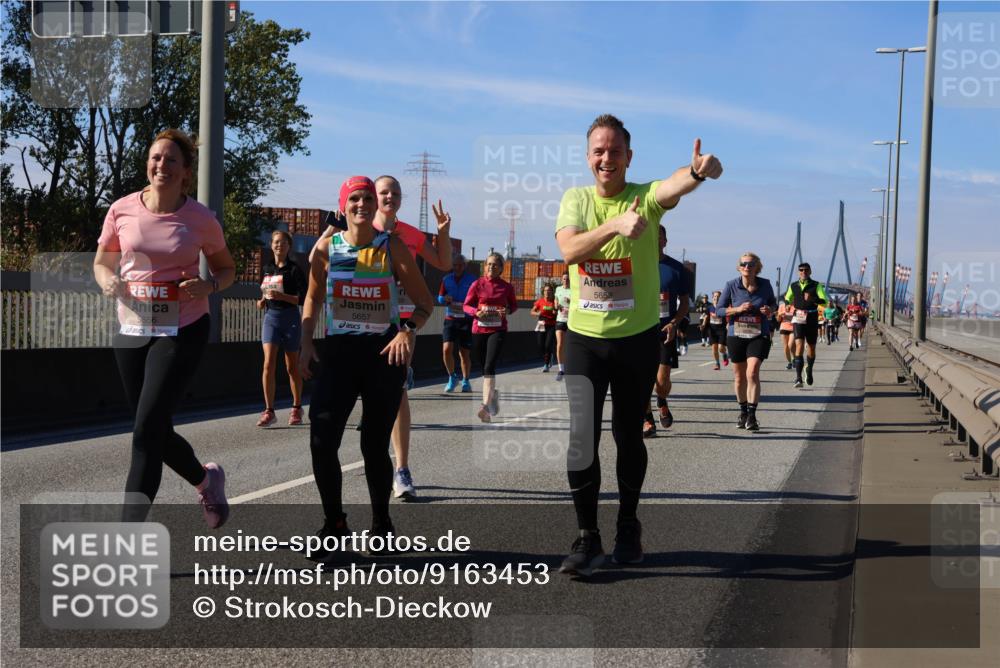 03.10.2025 - Köhlbrandbrückenlauf Strokosch-Dieckow http://msf.ph/oto/9163453 03.10.2025 13:02:41 Position 3 5656, 5657, 5658 meine-sportfotos.de