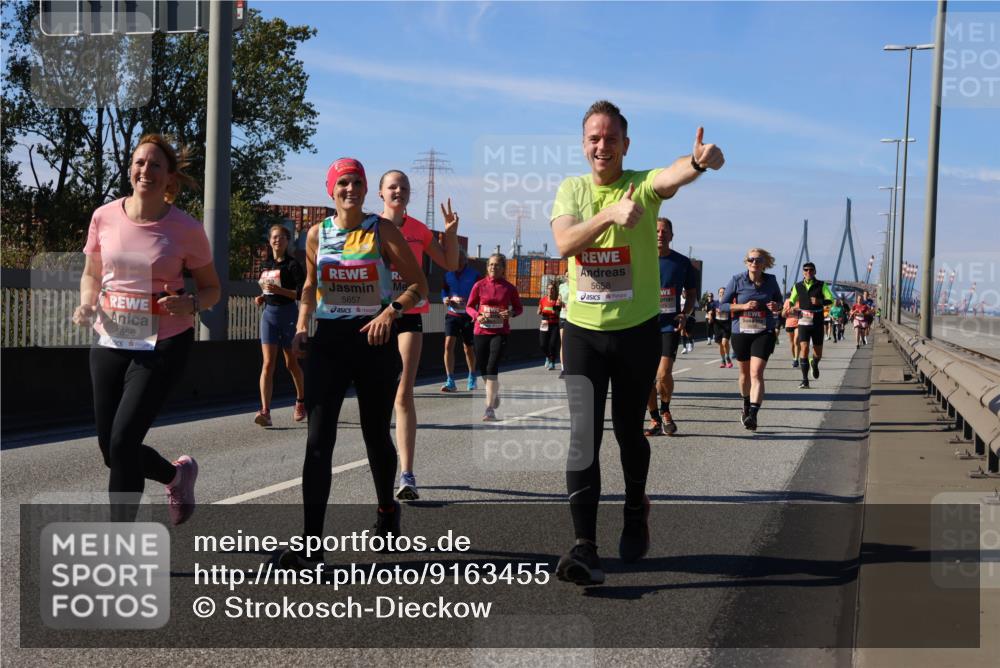 03.10.2025 - Köhlbrandbrückenlauf Strokosch-Dieckow http://msf.ph/oto/9163455 03.10.2025 13:02:41 Position 3 5656, 5657, 5658 meine-sportfotos.de