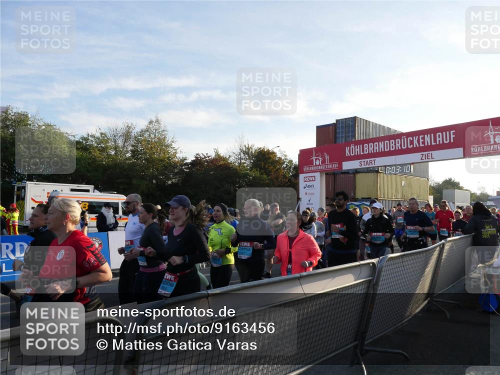 03.10.2025 - Köhlbrandbrückenlauf Matties Gatica Varas http://msf.ph/oto/9163456 03.10.2025 09:03:12 Ziel  meine-sportfotos.de