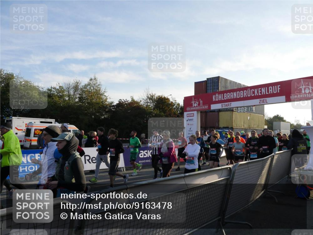 03.10.2025 - Köhlbrandbrückenlauf Matties Gatica Varas http://msf.ph/oto/9163478 03.10.2025 09:03:18 Ziel  meine-sportfotos.de