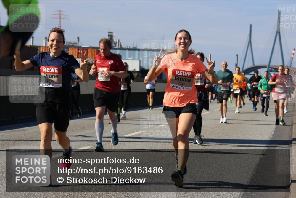 03.10.2025 - Köhlbrandbrückenlauf Strokosch-Dieckow http://msf.ph/oto/9163486 03.10.2025 13:02:48 Position 3 4915, 5483, 4916 meine-sportfotos.de