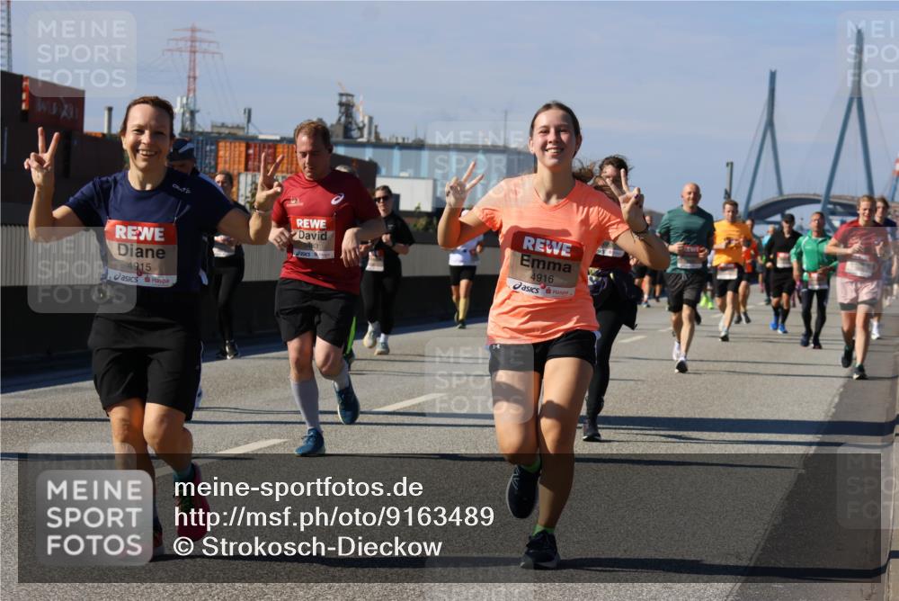 03.10.2025 - Köhlbrandbrückenlauf Strokosch-Dieckow http://msf.ph/oto/9163489 03.10.2025 13:02:48 Position 3 4915, 4916 meine-sportfotos.de