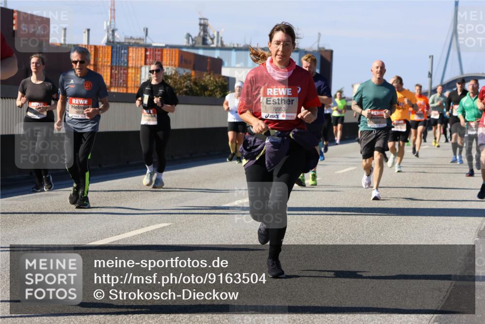 03.10.2025 - Köhlbrandbrückenlauf Strokosch-Dieckow http://msf.ph/oto/9163504 03.10.2025 13:02:50 Position 3 5672, 5683 meine-sportfotos.de