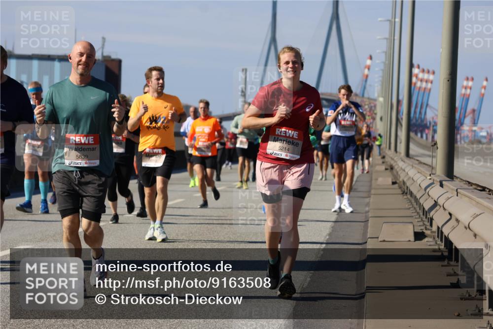 03.10.2025 - Köhlbrandbrückenlauf Strokosch-Dieckow http://msf.ph/oto/9163508 03.10.2025 13:02:53 Position 3 5214, 5839 meine-sportfotos.de