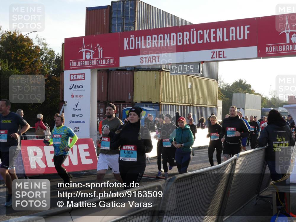 03.10.2025 - Köhlbrandbrückenlauf Matties Gatica Varas http://msf.ph/oto/9163509 03.10.2025 09:03:52 Ziel  meine-sportfotos.de