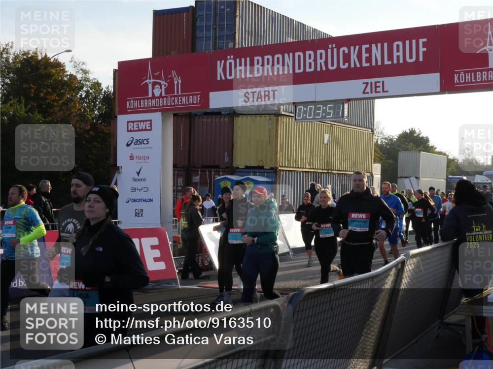 03.10.2025 - Köhlbrandbrückenlauf Matties Gatica Varas http://msf.ph/oto/9163510 03.10.2025 09:03:53 Ziel  meine-sportfotos.de