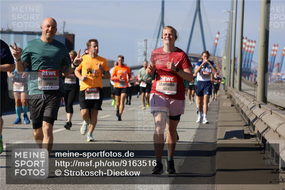 03.10.2025 - Köhlbrandbrückenlauf Strokosch-Dieckow http://msf.ph/oto/9163516 03.10.2025 13:02:53 Position 3 5839, 6719, 5214 meine-sportfotos.de