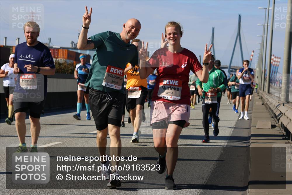 03.10.2025 - Köhlbrandbrückenlauf Strokosch-Dieckow http://msf.ph/oto/9163523 03.10.2025 13:02:55 Position 3 10, 4601, 5839, 16710, 5214 meine-sportfotos.de
