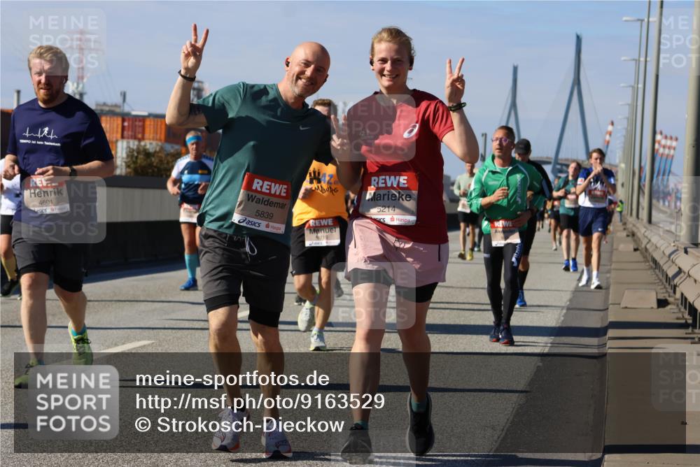 03.10.2025 - Köhlbrandbrückenlauf Strokosch-Dieckow http://msf.ph/oto/9163529 03.10.2025 13:02:55 Position 3 4601, 5839, 6710, 5214 meine-sportfotos.de