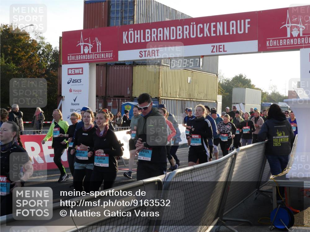 03.10.2025 - Köhlbrandbrückenlauf Matties Gatica Varas http://msf.ph/oto/9163532 03.10.2025 09:03:59 Ziel  meine-sportfotos.de