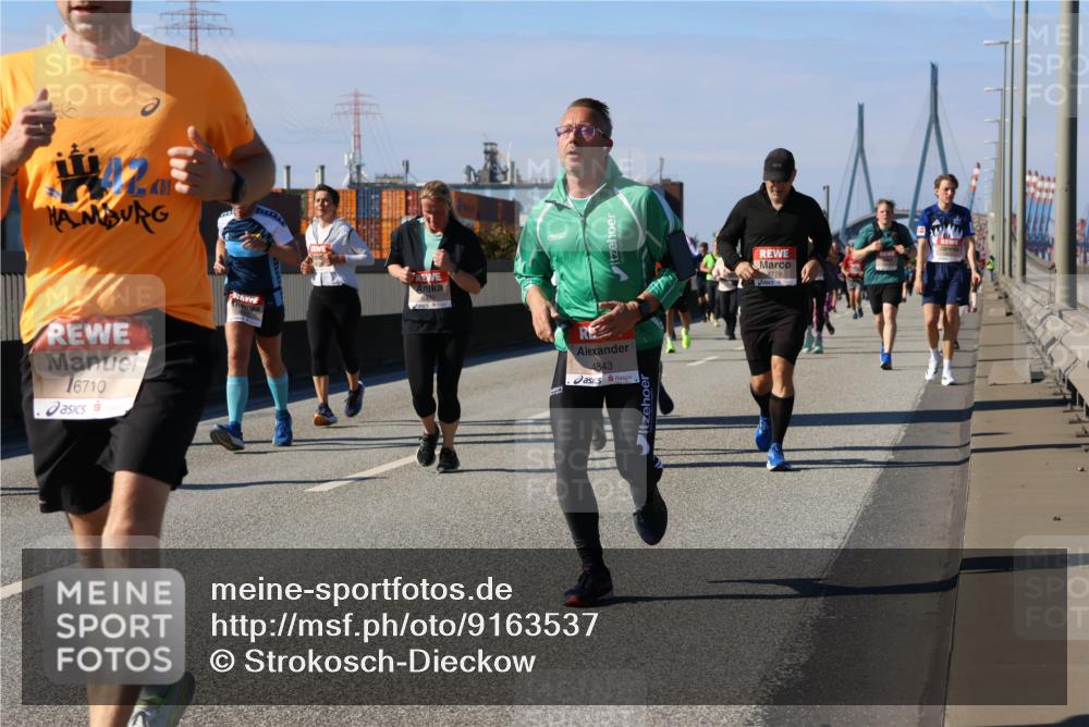 03.10.2025 - Köhlbrandbrückenlauf Strokosch-Dieckow http://msf.ph/oto/9163537 03.10.2025 13:02:59 Position 3 16710, 4843 meine-sportfotos.de
