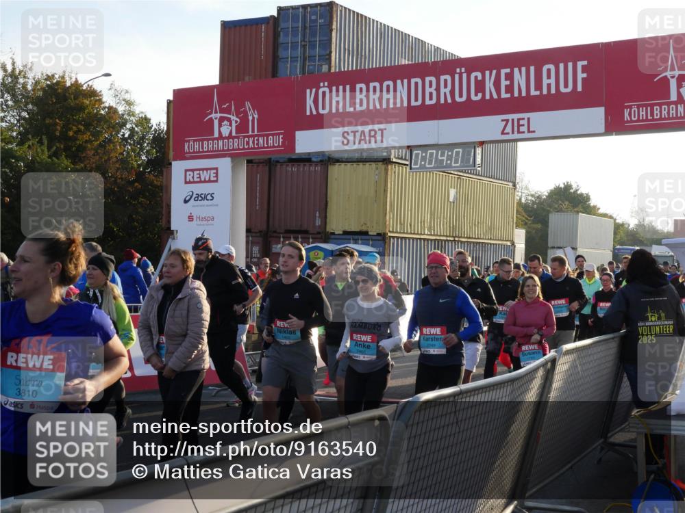 03.10.2025 - Köhlbrandbrückenlauf Matties Gatica Varas http://msf.ph/oto/9163540 03.10.2025 09:04:03 Ziel  meine-sportfotos.de