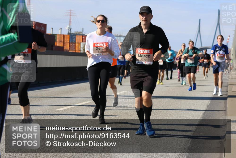 03.10.2025 - Köhlbrandbrückenlauf Strokosch-Dieckow http://msf.ph/oto/9163544 03.10.2025 13:03:01 Position 3 6332, 5774, 4779 meine-sportfotos.de