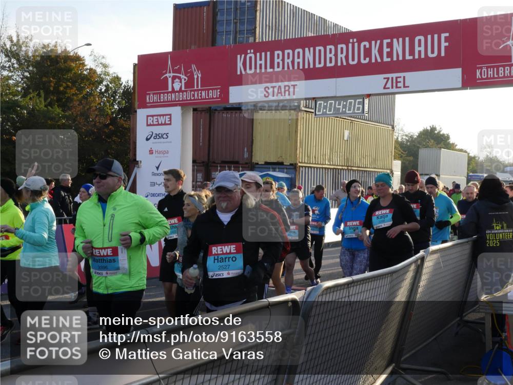 03.10.2025 - Köhlbrandbrückenlauf Matties Gatica Varas http://msf.ph/oto/9163558 03.10.2025 09:04:08 Ziel  meine-sportfotos.de