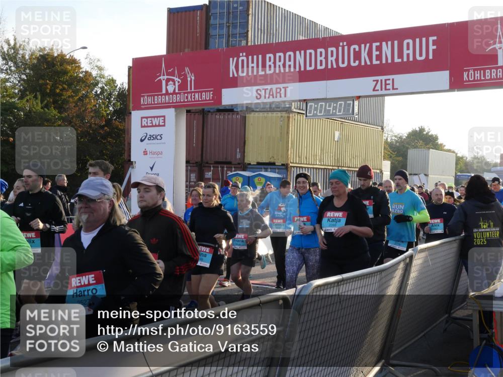 03.10.2025 - Köhlbrandbrückenlauf Matties Gatica Varas http://msf.ph/oto/9163559 03.10.2025 09:04:09 Ziel  meine-sportfotos.de