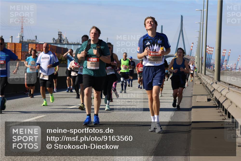 03.10.2025 - Köhlbrandbrückenlauf Strokosch-Dieckow http://msf.ph/oto/9163560 03.10.2025 13:03:05 Position 3 5213, 6, 5812 meine-sportfotos.de