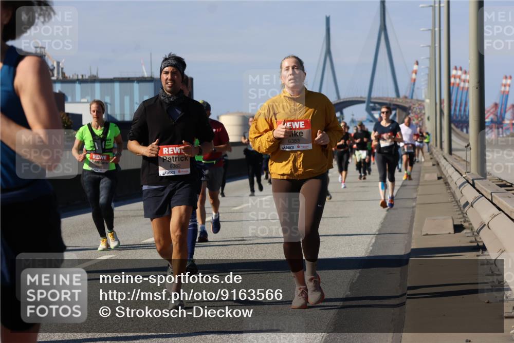 03.10.2025 - Köhlbrandbrückenlauf Strokosch-Dieckow http://msf.ph/oto/9163566 03.10.2025 13:03:10 Position 3 6382, 6383 meine-sportfotos.de