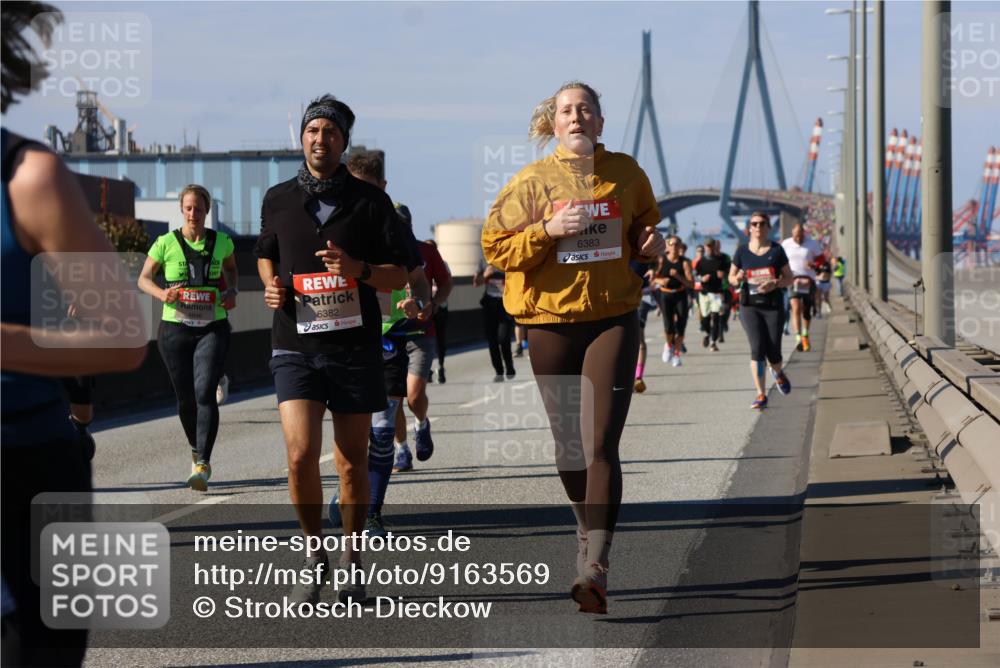 03.10.2025 - Köhlbrandbrückenlauf Strokosch-Dieckow http://msf.ph/oto/9163569 03.10.2025 13:03:10 Position 3 6382, 6383 meine-sportfotos.de