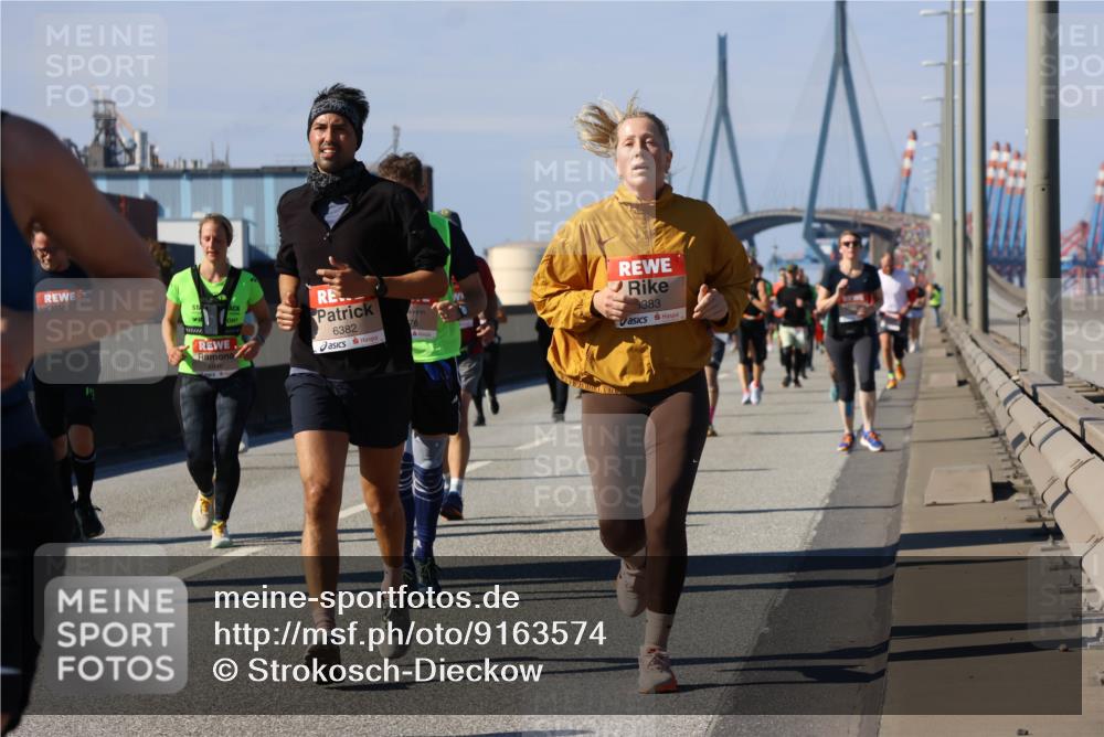03.10.2025 - Köhlbrandbrückenlauf Strokosch-Dieckow http://msf.ph/oto/9163574 03.10.2025 13:03:10 Position 3 6382, 383 meine-sportfotos.de