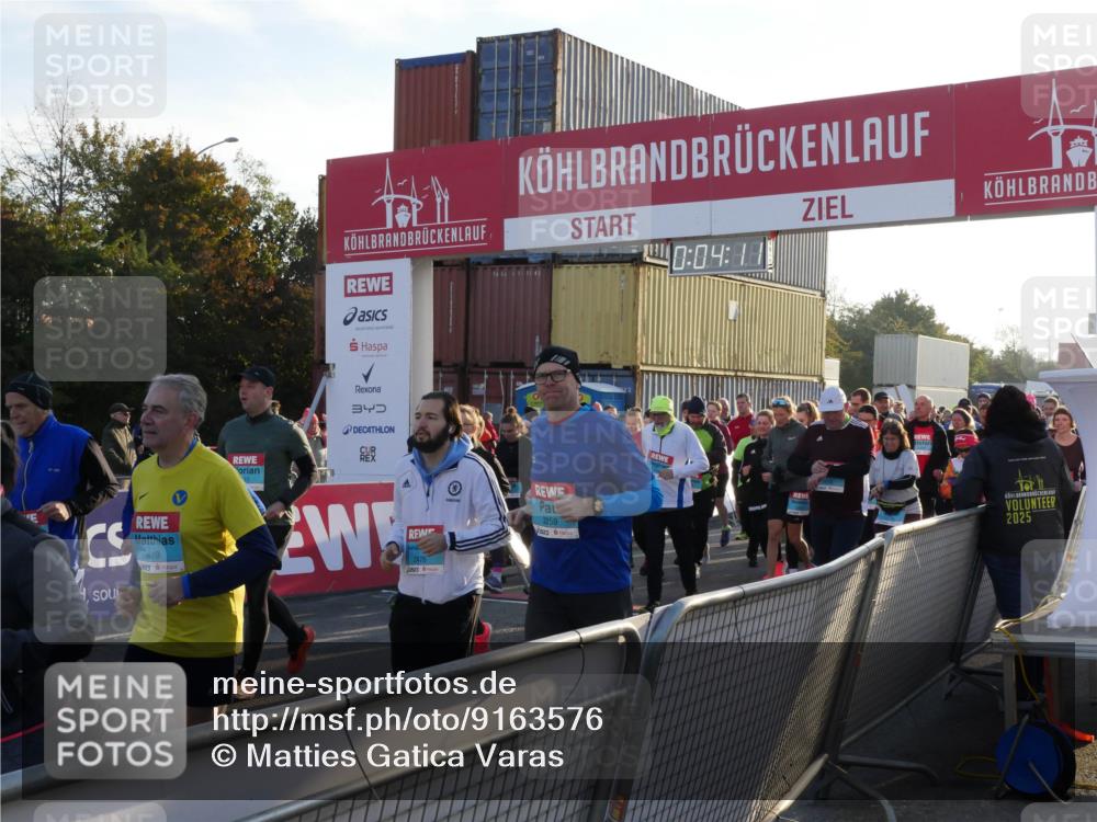 03.10.2025 - Köhlbrandbrückenlauf Matties Gatica Varas http://msf.ph/oto/9163576 03.10.2025 09:04:13 Ziel  meine-sportfotos.de
