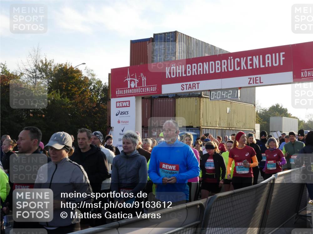 03.10.2025 - Köhlbrandbrückenlauf Matties Gatica Varas http://msf.ph/oto/9163612 03.10.2025 09:04:22 Ziel  meine-sportfotos.de