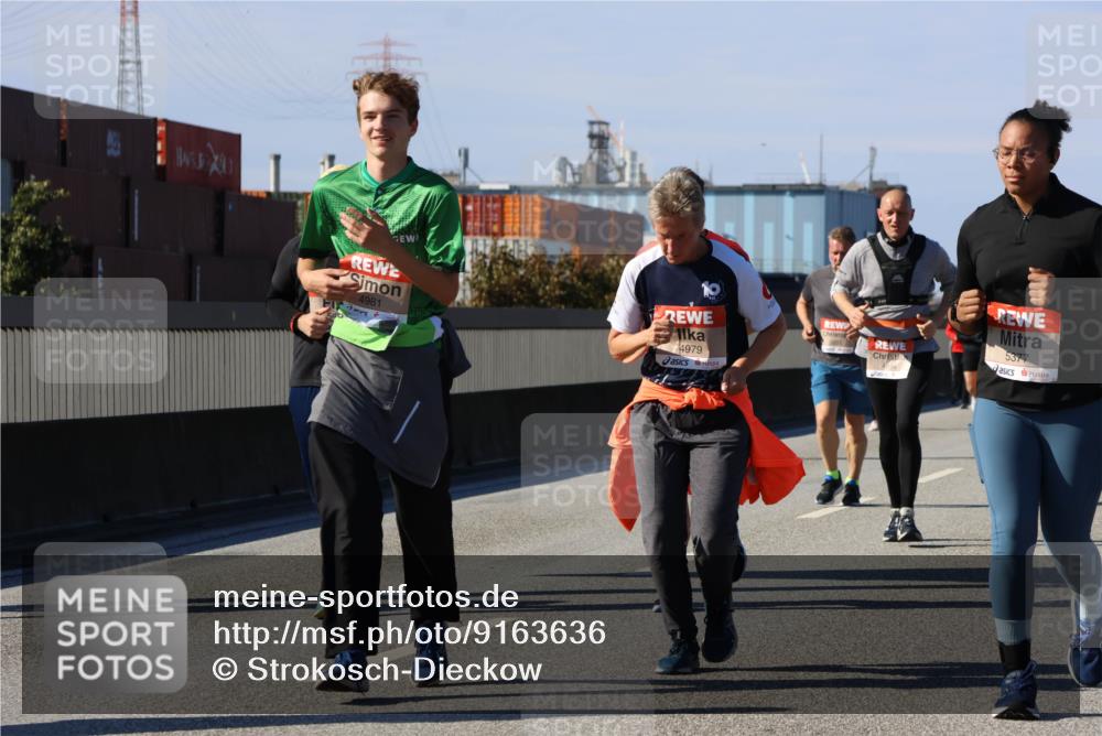 03.10.2025 - Köhlbrandbrückenlauf Strokosch-Dieckow http://msf.ph/oto/9163636 03.10.2025 13:03:35 Position 3 4981, 4979, 5501, 5377 meine-sportfotos.de