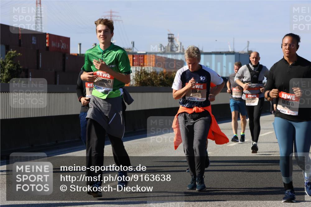 03.10.2025 - Köhlbrandbrückenlauf Strokosch-Dieckow http://msf.ph/oto/9163638 03.10.2025 13:03:35 Position 3 4981, 4979, 5377 meine-sportfotos.de