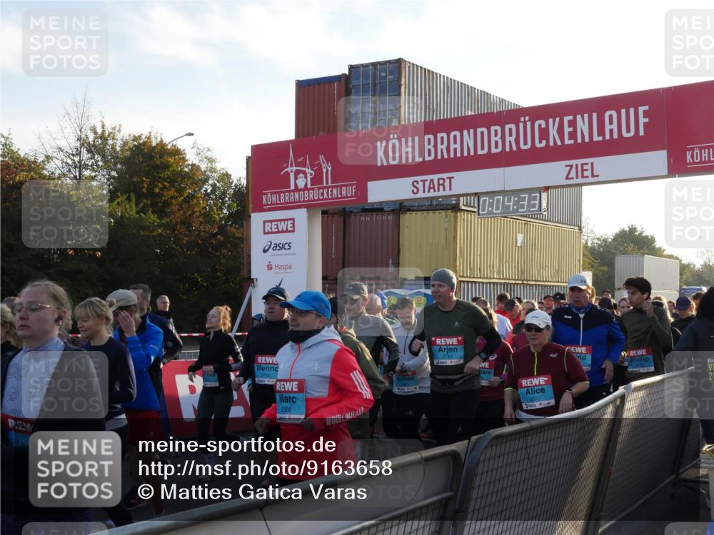 03.10.2025 - Köhlbrandbrückenlauf Matties Gatica Varas http://msf.ph/oto/9163658 03.10.2025 09:04:35 Ziel  meine-sportfotos.de