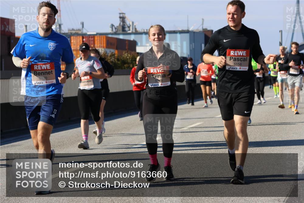 03.10.2025 - Köhlbrandbrückenlauf Strokosch-Dieckow http://msf.ph/oto/9163660 03.10.2025 13:03:47 Position 3 5130, 6300, 5149, 5156 meine-sportfotos.de
