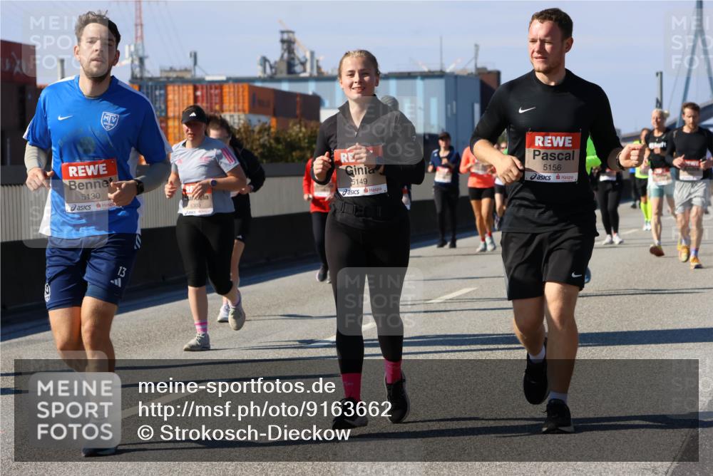03.10.2025 - Köhlbrandbrückenlauf Strokosch-Dieckow http://msf.ph/oto/9163662 03.10.2025 13:03:47 Position 3 5130, 6300, 5149, 5156 meine-sportfotos.de
